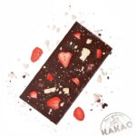 Черен шоколад с ягода и ананас